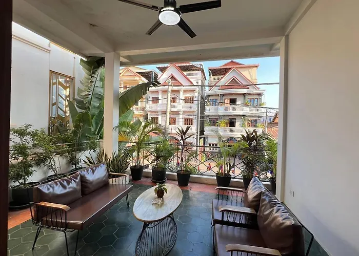 Family Style 3-bedroom Suite-near Pubstreet, Old Market By Baahu