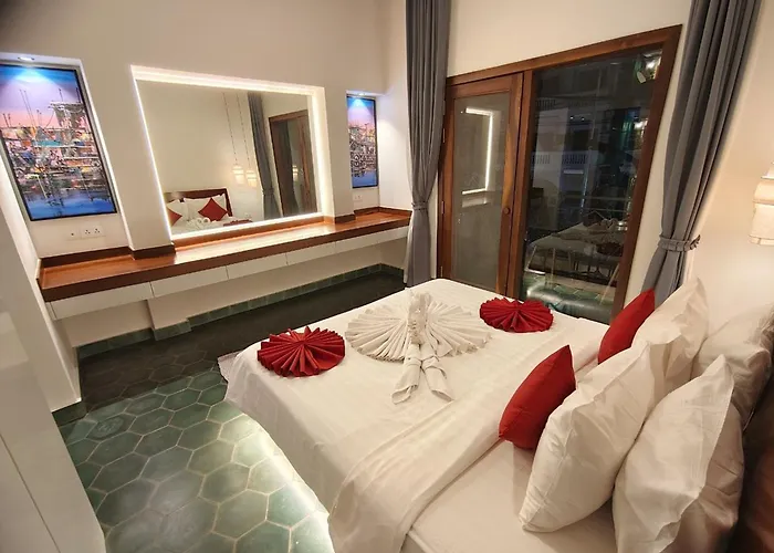 Family Style 3-bedroom Suite-near Pubstreet, Old Market By Baahu