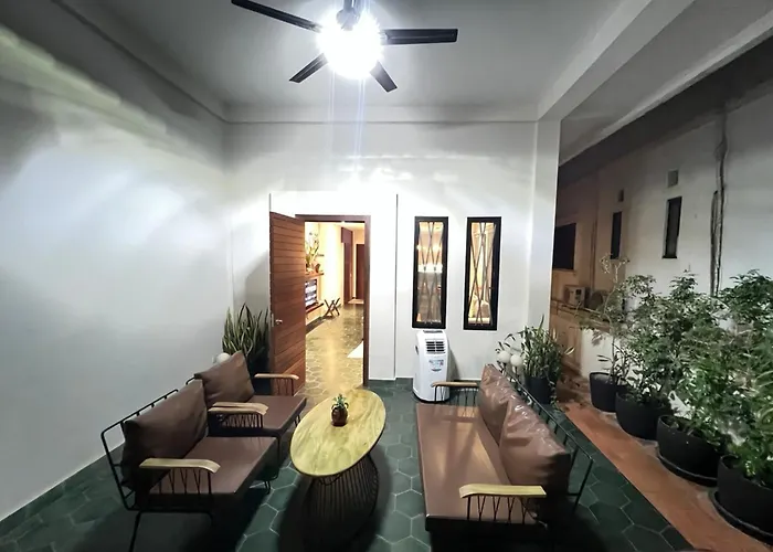 Family Style 3-bedroom Suite-near Pubstreet, Old Market By Baahu