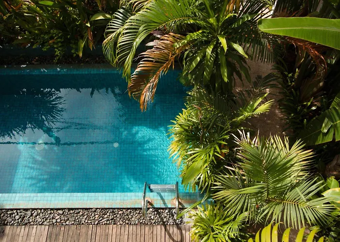 Family Style 3-bedroom Suite-near Pubstreet, Old Market By Baahu *